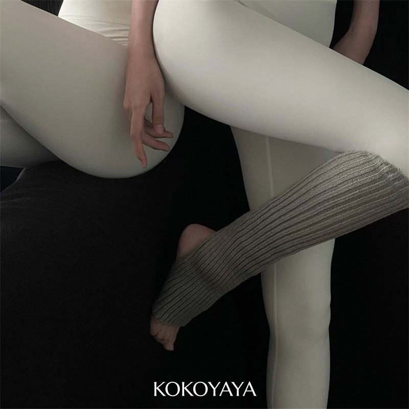 kokoyaya professional yoga socks Pilates knitted foot socks medium tube pile socks W007